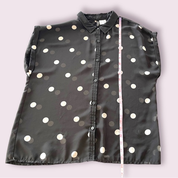 PRE LOVED DIVIDED TOP - Picture 9 of 10